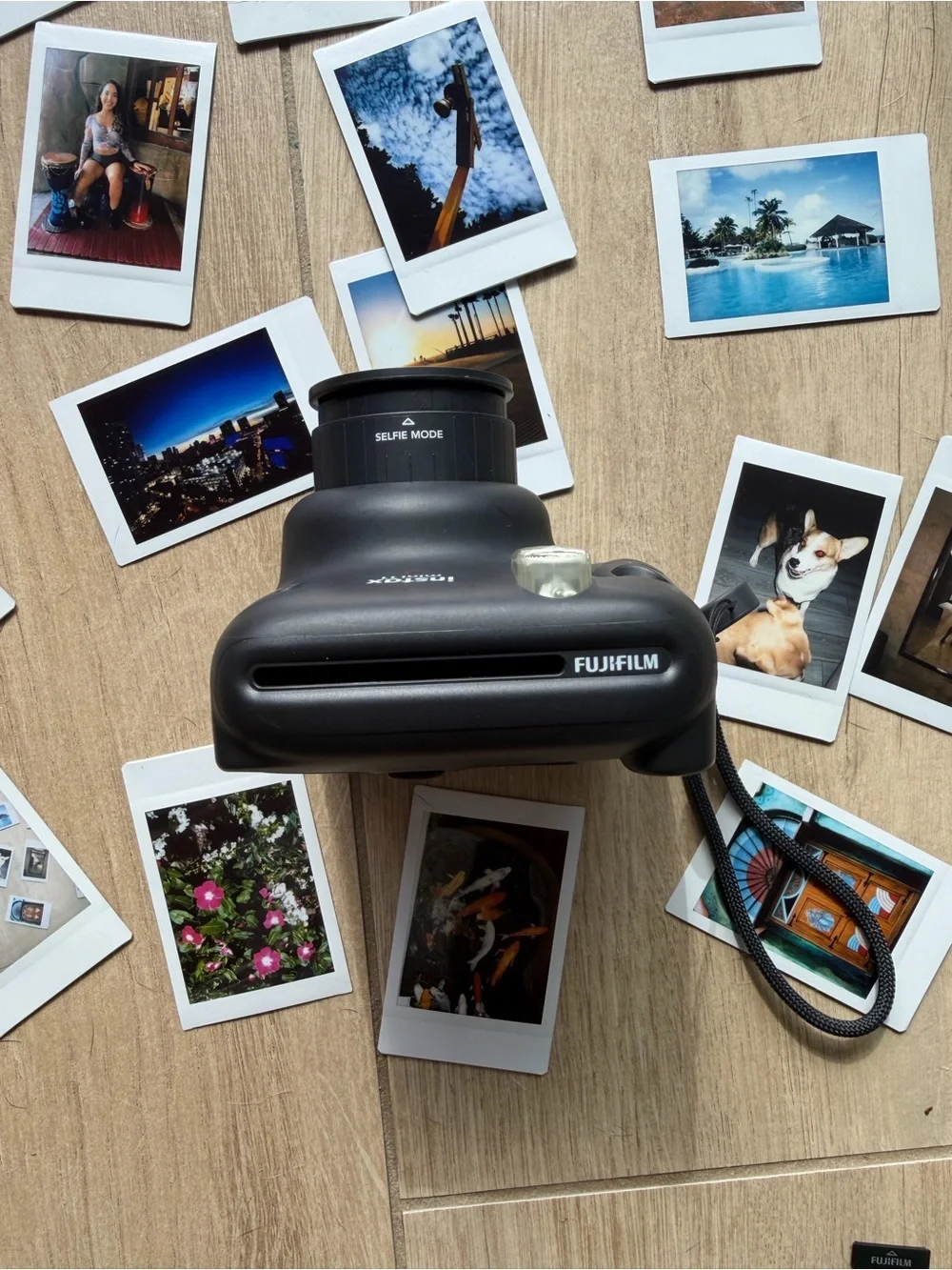 Fujifilm Instax Mini 11 Instant Camera - Black